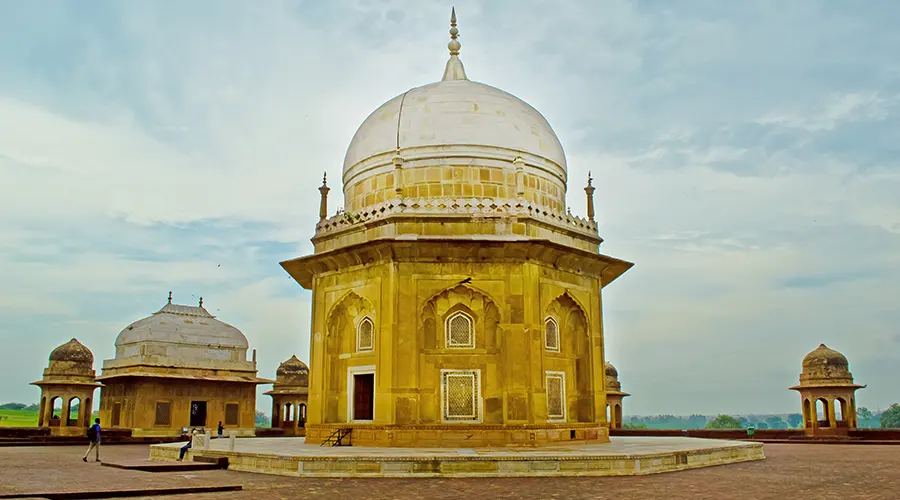 Sheikh Chilli's Tomb